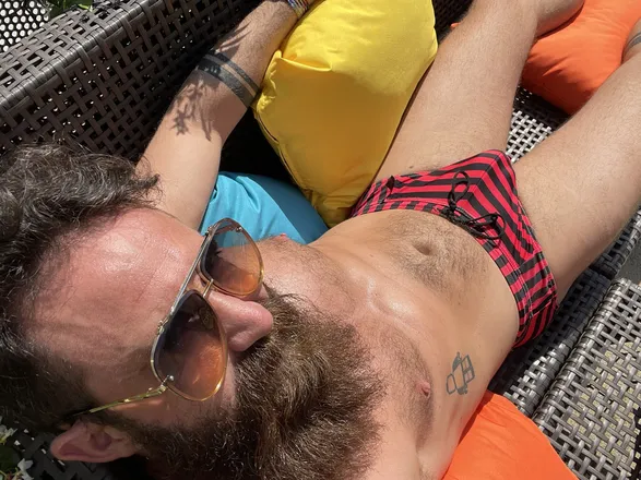 OnlyFans cuenta cjbeardedbrit header 2