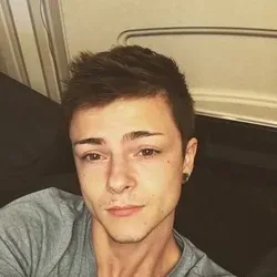 OnlyFans cuenta lewbaz avatar 1
