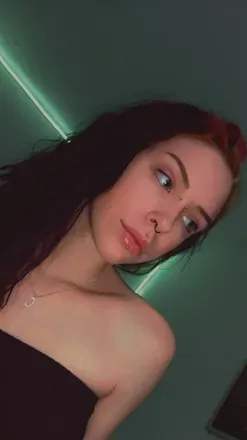 OnlyFans cuenta gothbabecourt avatar 1