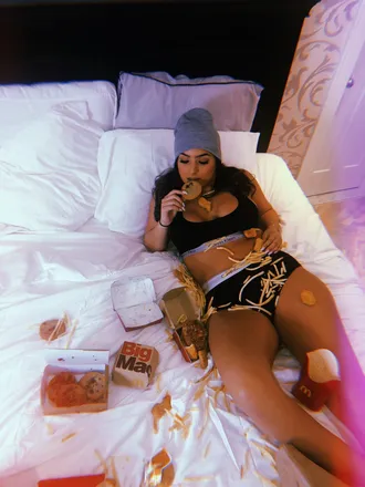 OnlyFans cuenta nuggz4lyfe header 2