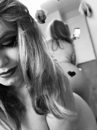 OnlyFans cuenta mak.fontina header 2