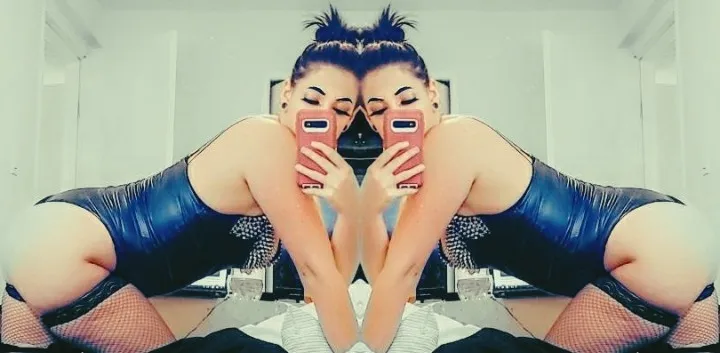 OnlyFans cuenta toxicfoxiex header 2