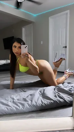 OnlyFans cuenta zeannaaa header 2