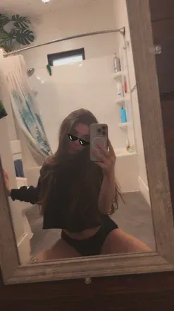 OnlyFans account  petitebabe26 avatar 1