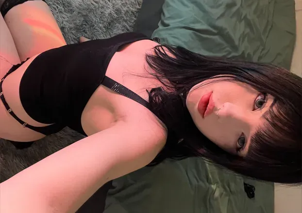 OnlyFans account  sky_cutiiexxx header 2