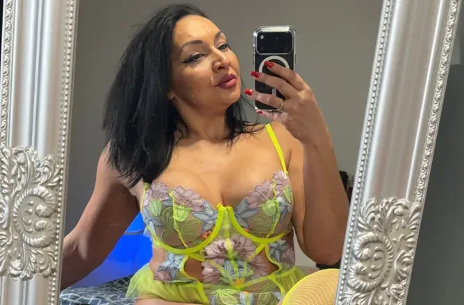 OnlyFans account  noraclaudia avatar 1