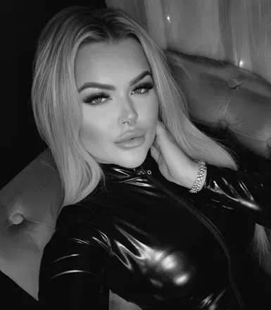 OnlyFans account  mistresslaura11 avatar 1