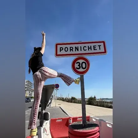 OnlyFans account  ohshititslele header 2