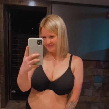 OnlyFans account  mommy1214 header 2