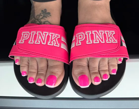 OnlyFans cuenta deedeericanfeet header 2