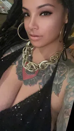 OnlyFans cuenta hennessynoiceee header 2