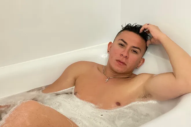 OnlyFans cuenta cisnexxx header 2