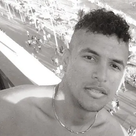 OnlyFans cuenta u196974175 header 2