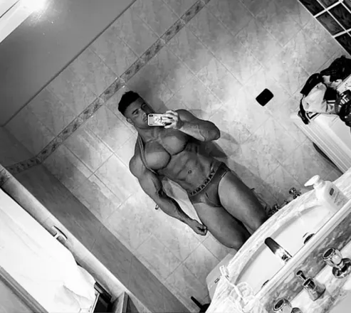 OnlyFans cuenta ale_schiavo91 header 2