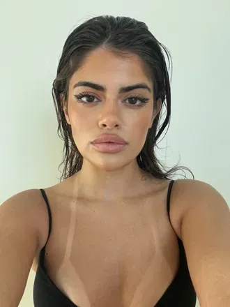OnlyFans cuenta poutyselena avatar 1