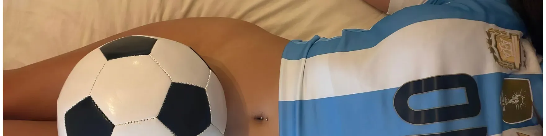 OnlyFans account  littlelunaxxx header 2
