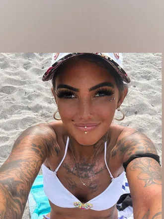 OnlyFans cuenta countrygirl2098 header 2