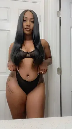 OnlyFans cuenta monroemami69 avatar 1