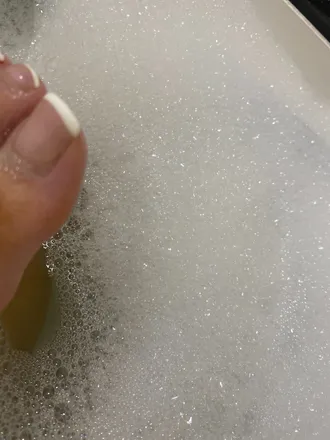OnlyFans account  prettytoesfeetx header 2