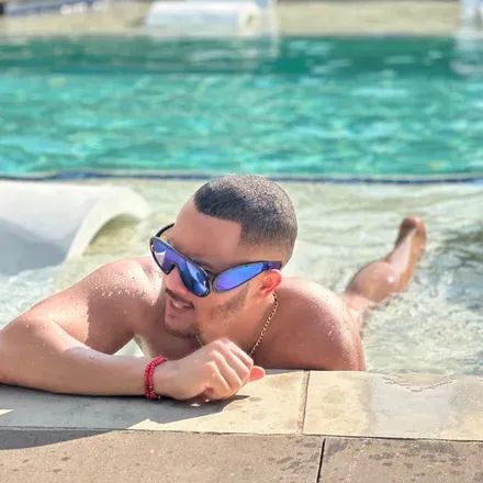 OnlyFans cuenta valentinooficial header 2