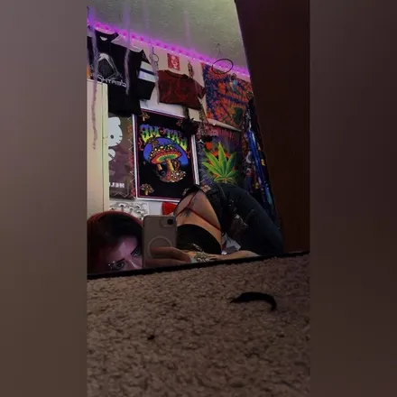 OnlyFans account  sexysalem42 header 2