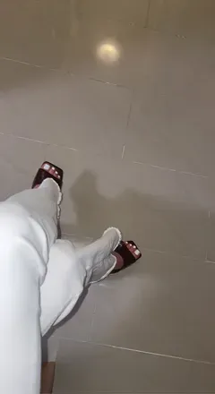 OnlyFans account  queenfeetlou avatar 1