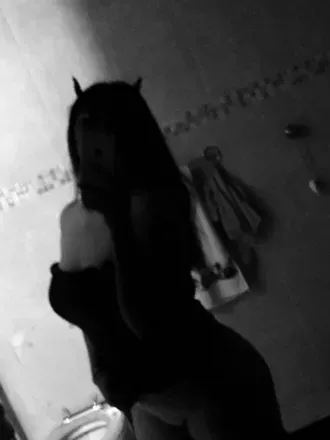 OnlyFans account  crismtzg avatar 1