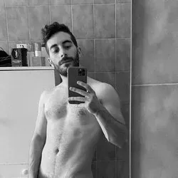 OnlyFans account  trvsza avatar 1