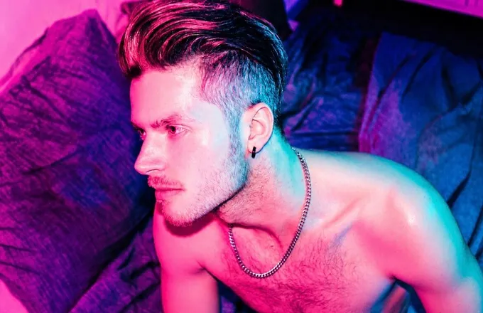 OnlyFans account  red_field header 2