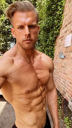 OnlyFans of alexandersteelxxx