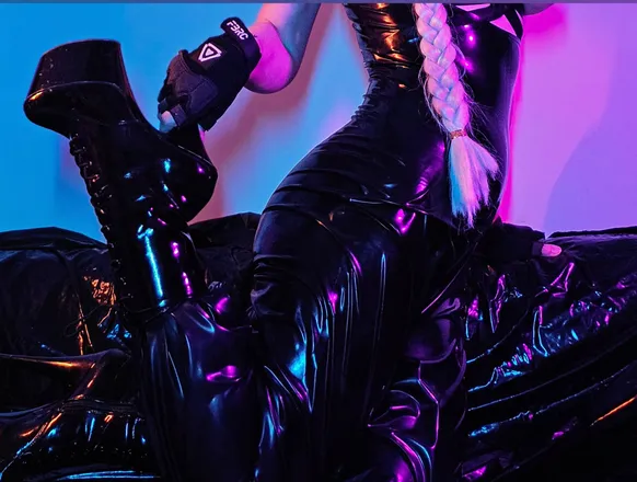 OnlyFans cuenta spicypoomgirl header 2
