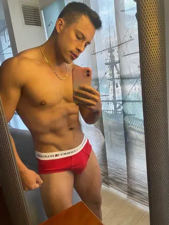 OnlyFans cuenta alex03141619 header 2