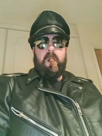 OnlyFans cuenta cigarleatherbear avatar 1
