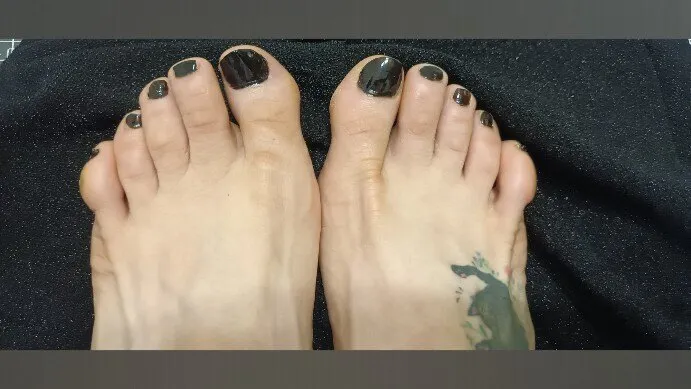 OnlyFans cuenta happyfeetlove92 header 2