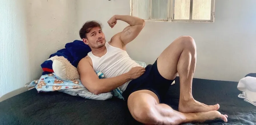 OnlyFans cuenta guzmygil header 2