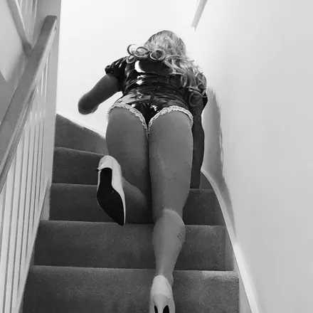 OnlyFans cuenta u104070319 header 2