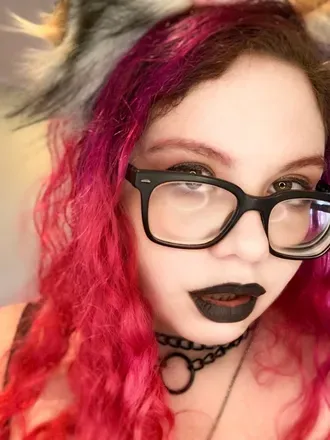OnlyFans account  foxiegoth avatar 1
