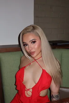 OnlyFans account  minablaze avatar 1