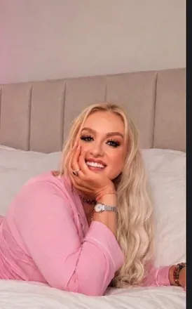 OnlyFans of officialsarahdaniel