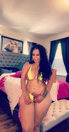 OnlyFans cuenta prettyprettyshelly avatar 1