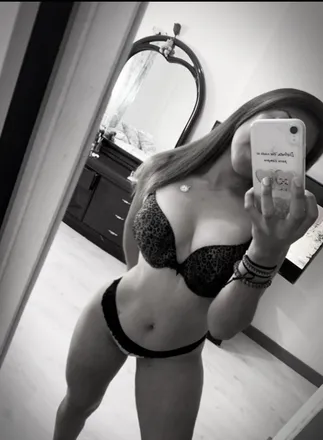 OnlyFans cuenta alexandrakmc header 2