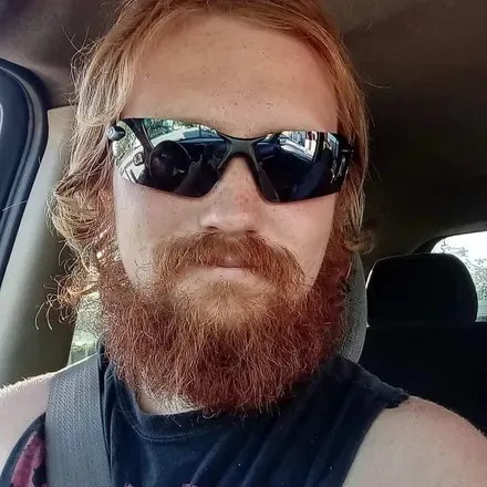 OnlyFans cuenta reds.tractor avatar 1