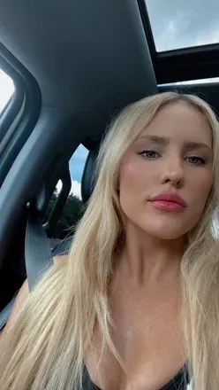 OnlyFans account  emcat avatar 1