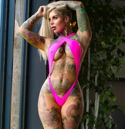 OnlyFans account  givememorepeach avatar 1