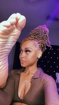 OnlyFans cuenta iamqueenn.goddessfeet avatar 1