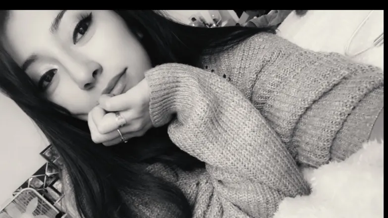OnlyFans account  thatchicval header 2