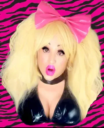 OnlyFans account  mistimenthol avatar 1