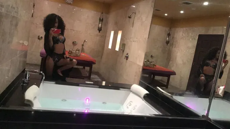 OnlyFans cuenta loveithere555 header 1