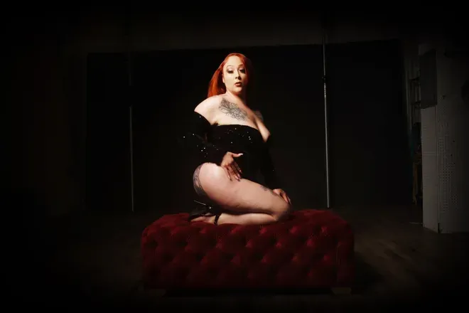 OnlyFans cuenta bunnimonroe header 2