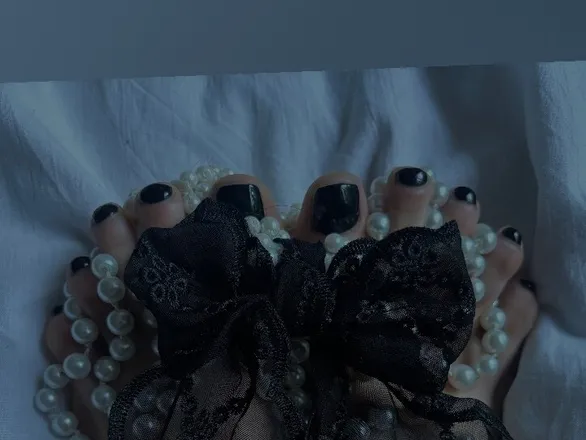 OnlyFans account  miss.berenices.feet header 2